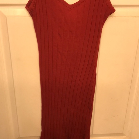 Maroon bodycon dress - Picture 3 of 5